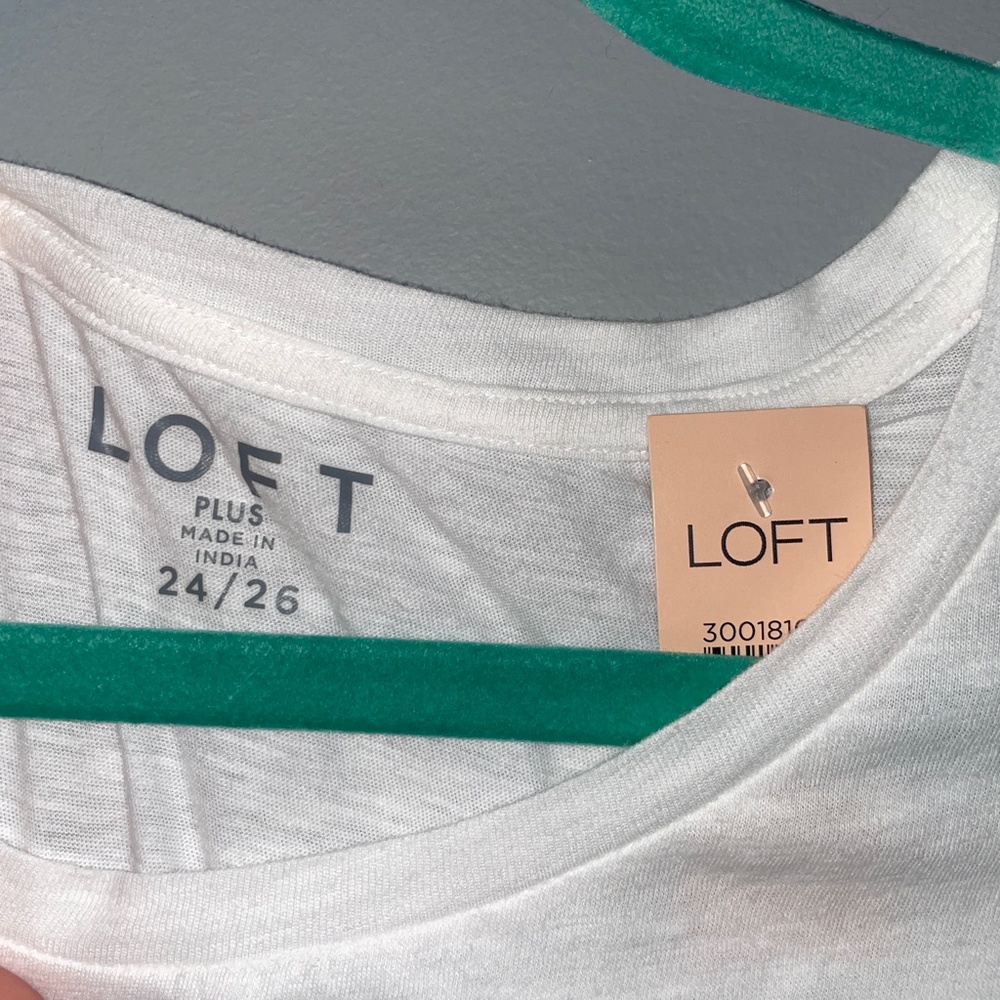 NWT Loft Smocked Sleeve Vintage Soft Tee Size 4X - 24/26 - Picture 4 of 8